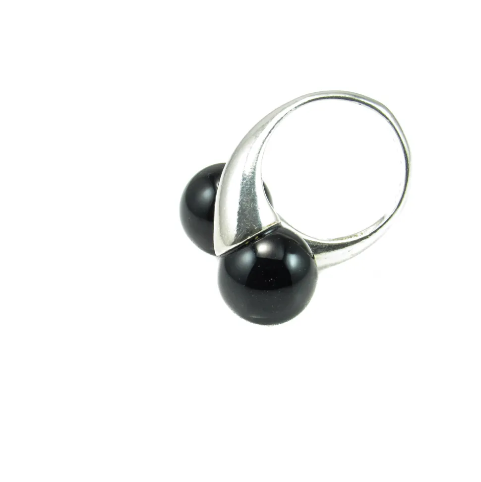 Anillo De Plata Con Bolas Negras De 12 Mm.