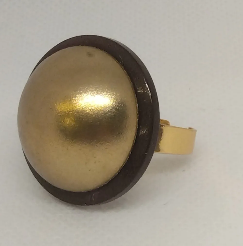 Sale Ecodedal Anillo sostenible media esfera dorada