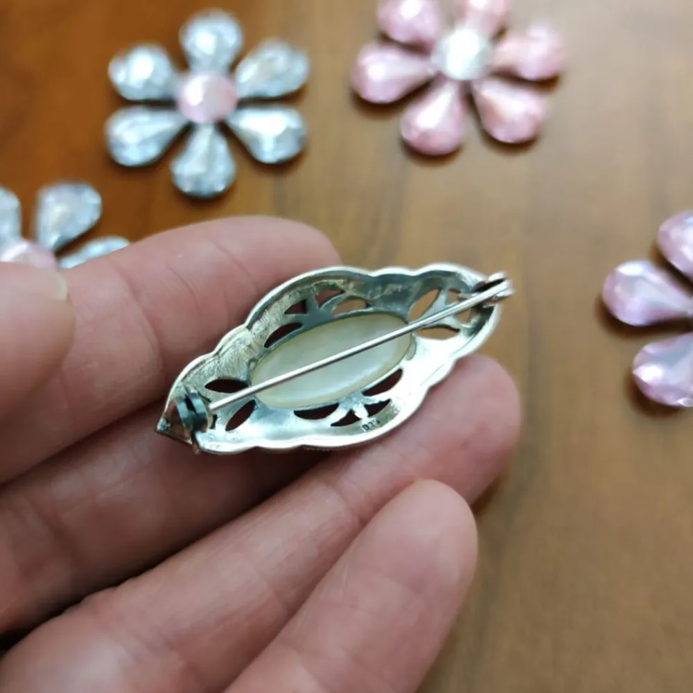 Broche De Plata Con Marcasitas Y Nácar