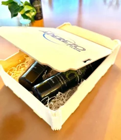 Caja de madera con 2 botellas de Aceite de 500 ml. y vaso de cata de AOVE oficial
