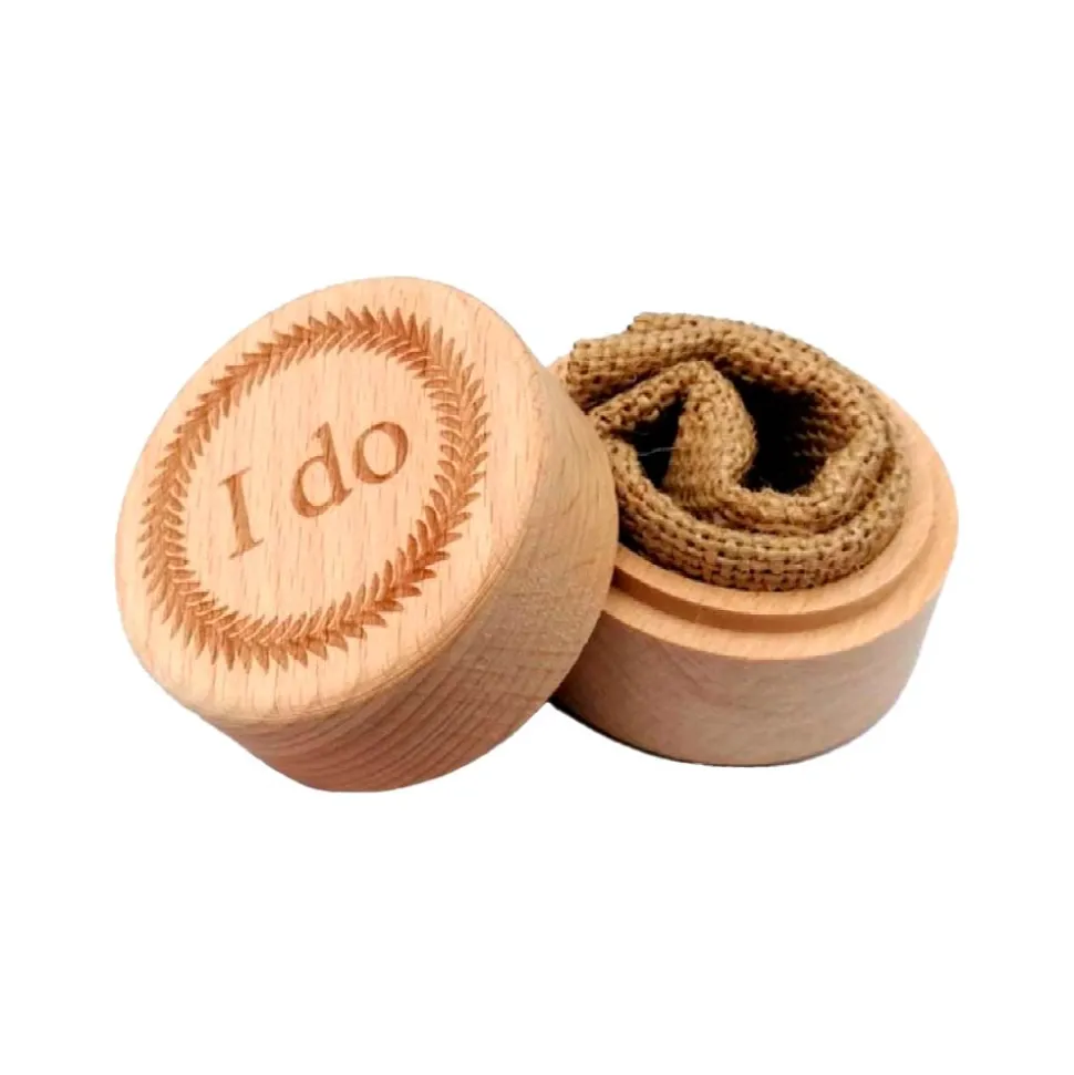 Cajita de madera para anillos de boda