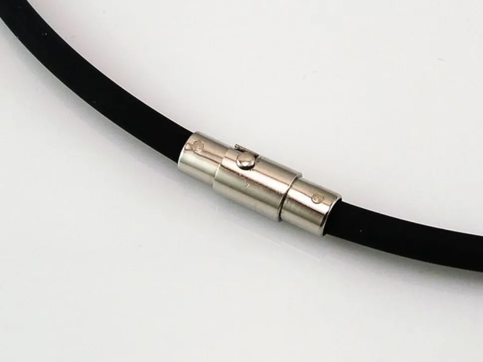 Colgante Acero Inox Cuadrados Y Circulos Con Caucho Negro