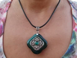 Sale Colgante De Plata Vieja Con Piedra Verde Ojo De Gato