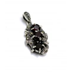 Colgante Estilo Antiguo De Plata Vieja Con Granates Y Marquesita
