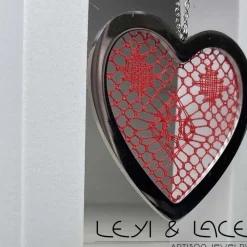 New Leyi & Lace Collar Corazón y Encaje de Bolillos en Rojo