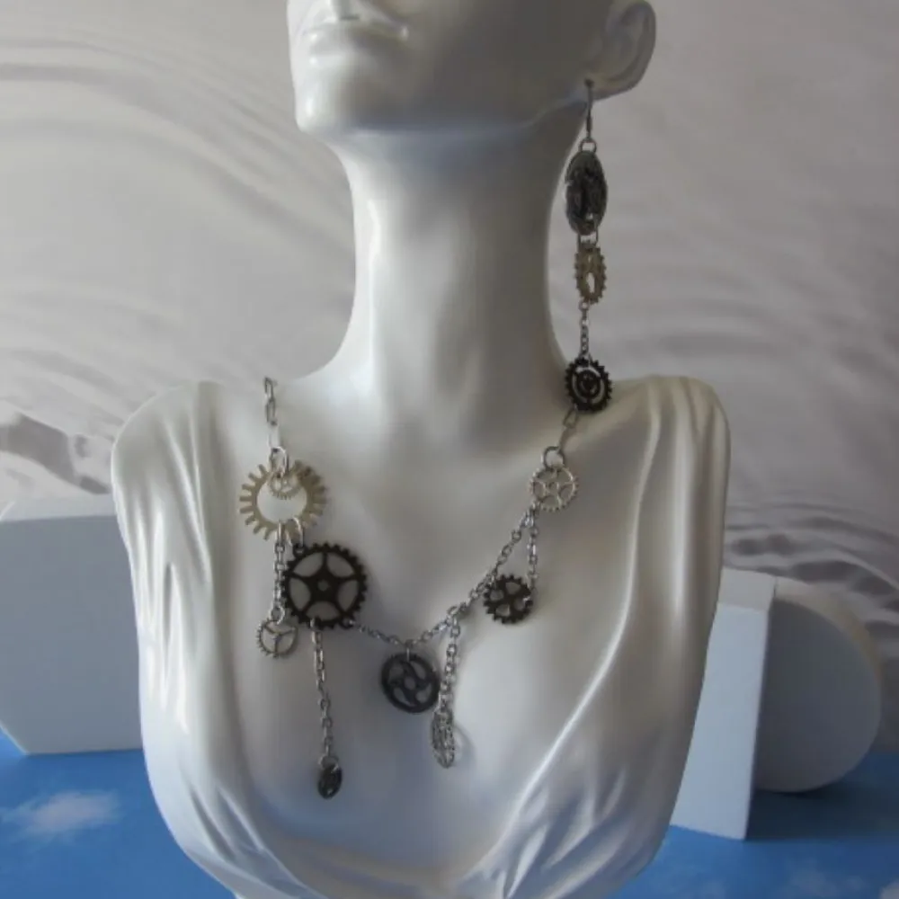 Che Carino Art Conjunto collar y pendientes -engranaje