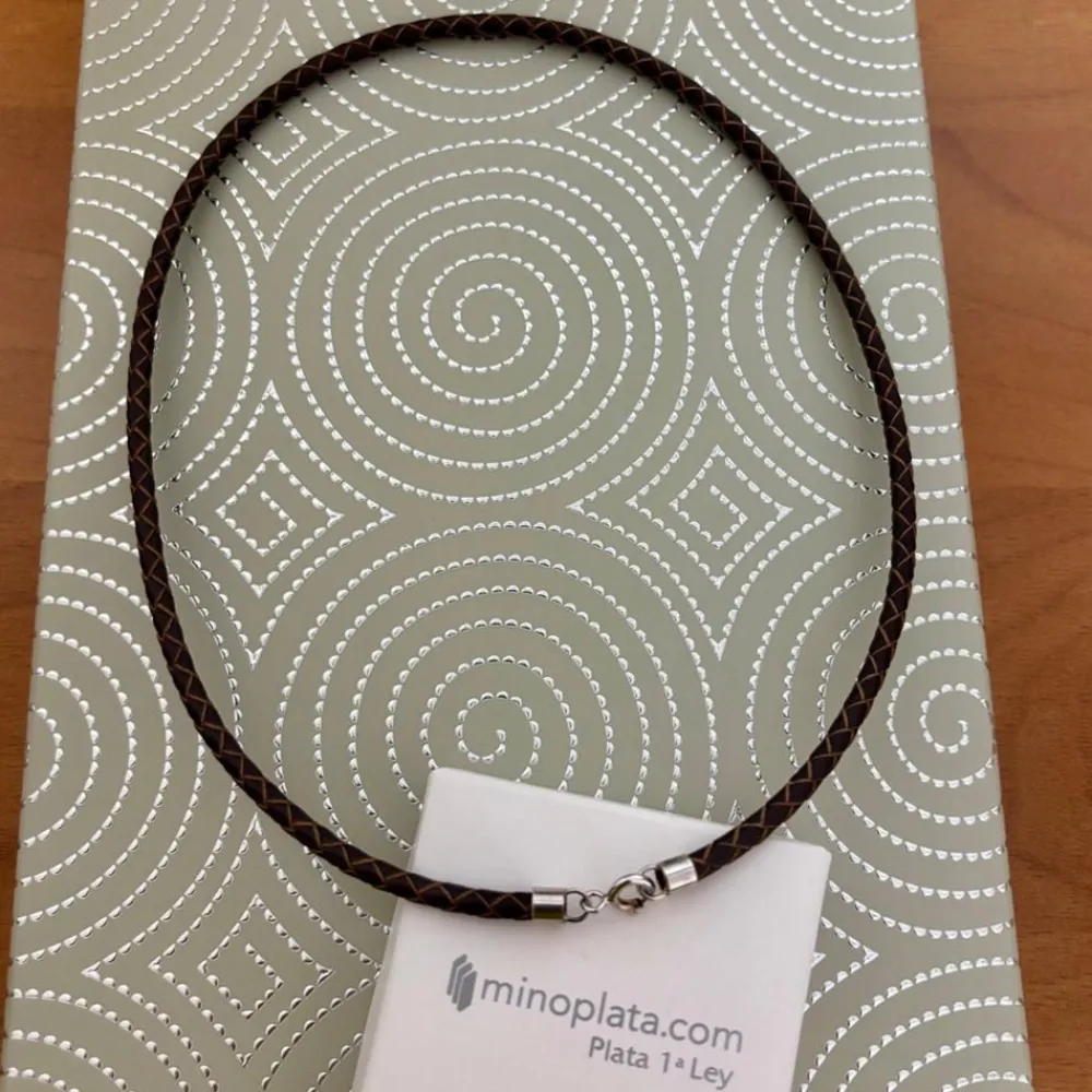 Cordon De Piel Marrón Trenzada 4Mm Con Terminal De Plata De 45Cm
