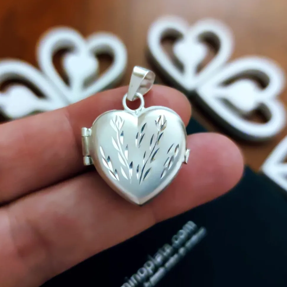 Guardapelo Corazón De Plata De Ley 22 X 23 Mm.