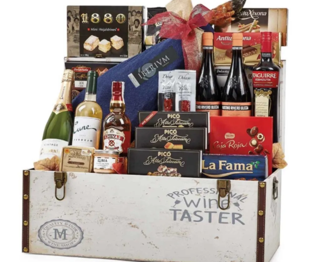 New Ibéricos a Domicilio Gourmet Lote 52: Cesta de Navidad en Baúl Exclusivo con Paleta Ibérica y Vinos D.O.