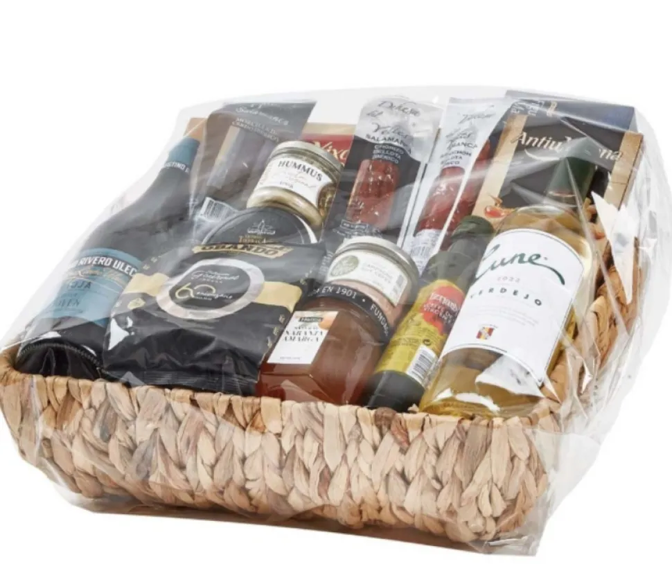Lote 212: Cesta de Navidad Gourmet con Ibéricos Premium y Vinos Seleccionados