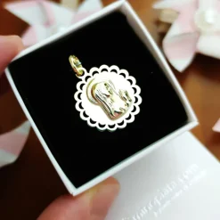 Medalla Virgen Niña En Plata De Ley Chapada 19 Mm.