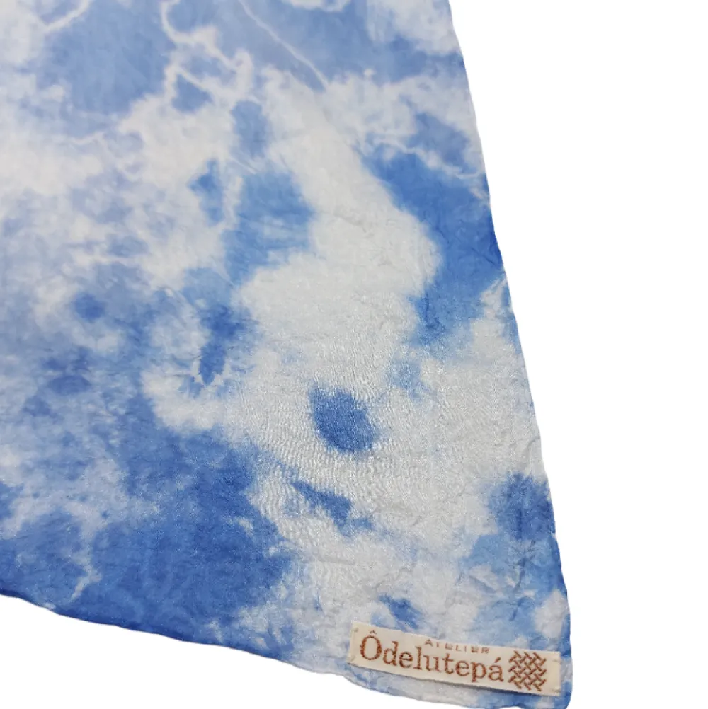 Odelutepa Pañuelo de seda natural efecto arrugado Nubes Azul 90x90 cm