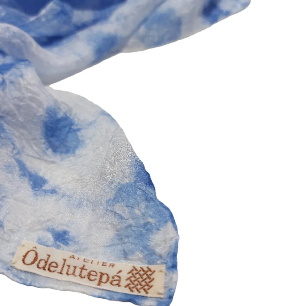 Odelutepa Pañuelo de seda natural efecto arrugado Nubes Azul 90x90 cm