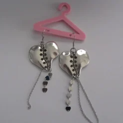 Pendientes corazones de zamak
