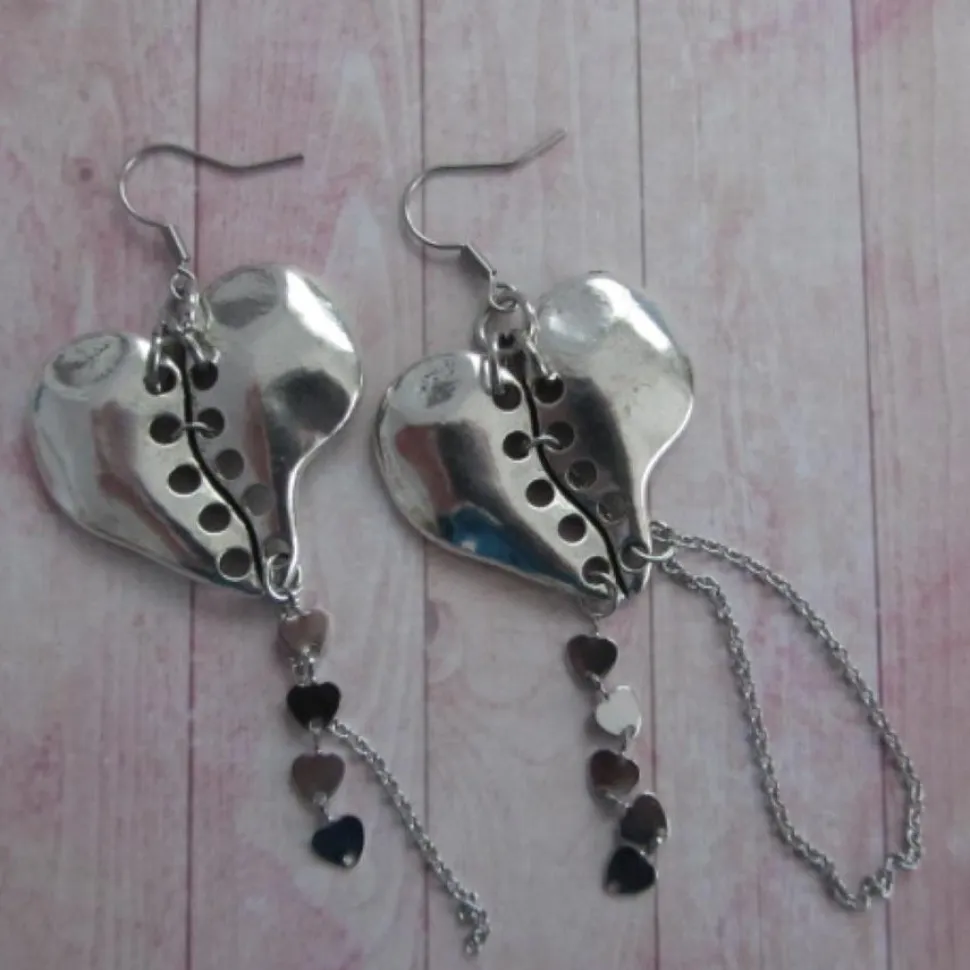 Pendientes corazones de zamak