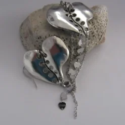 Pendientes corazones de zamak