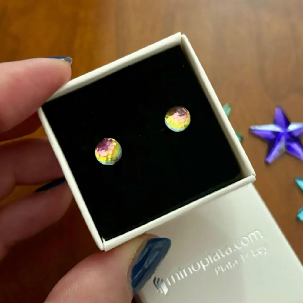 Clearance Pendientes De Bola 6Mm Plata Con Cristal Tornasol Verde Y Fucsia