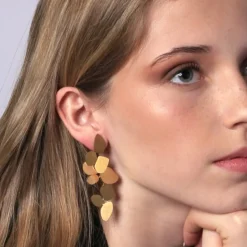 Pendientes largos de acero para mujer disponibles en variedad de acero y acero dorado