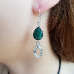 Pendientes Lágrima En Plata De Ley Con Piedras Verdes