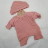 New Miniland Pijama con gorro rosa (32cm)