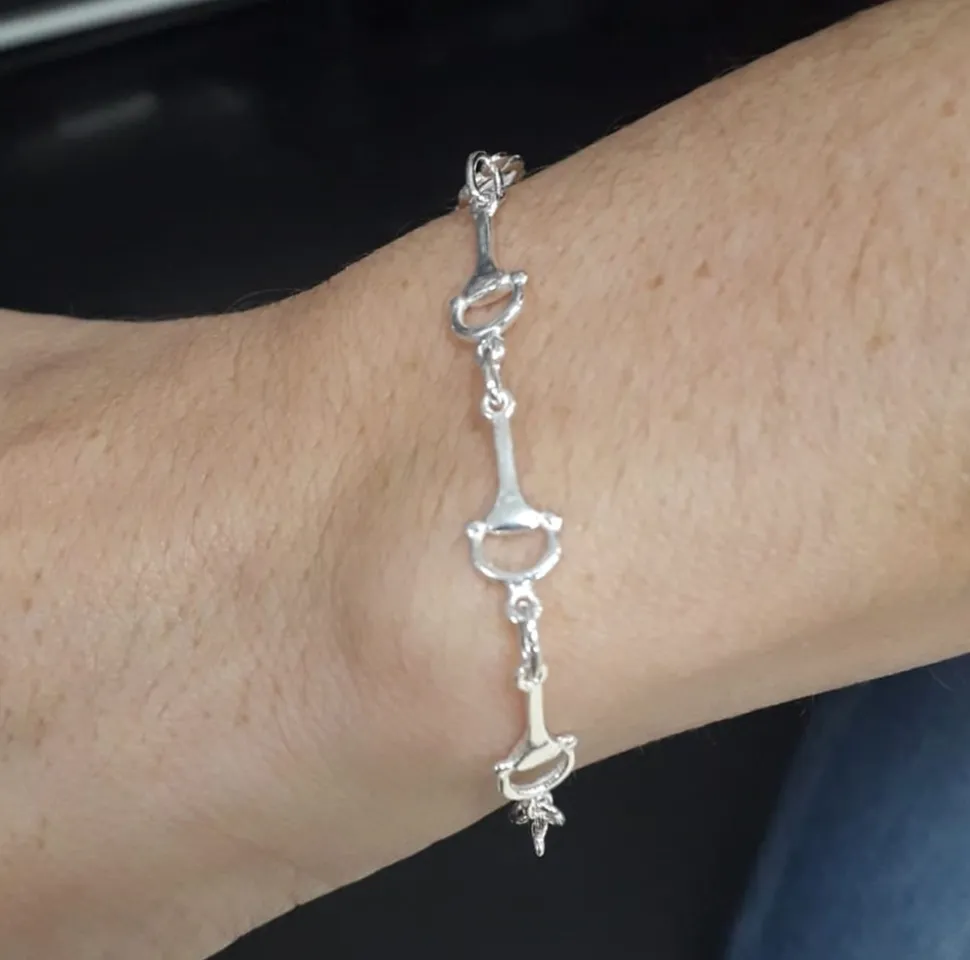 Pulsera De Plata De Ley Con Estribos Pequeños