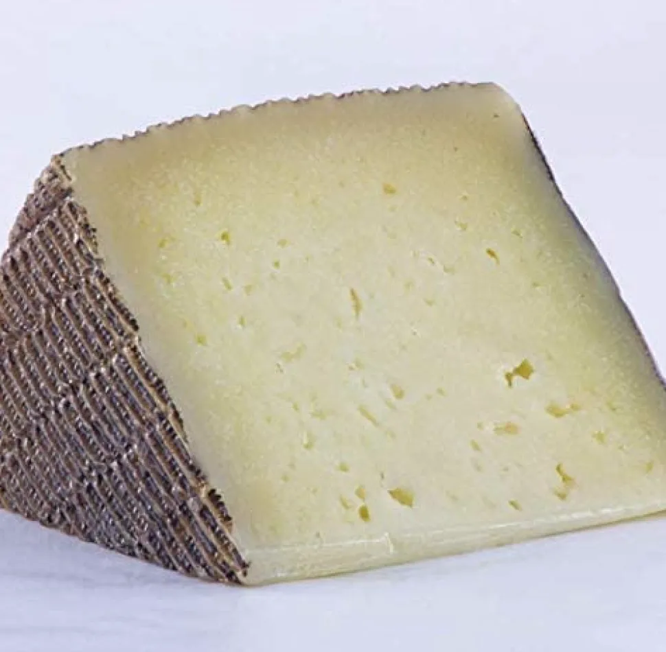 Queso Viejo Curado de Oveja Artesano " Quejara"