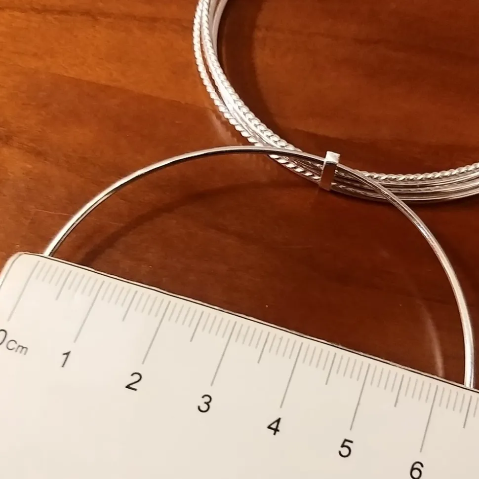 Semanario Pulseras 65Mm De Diámetro Aro Liso Y Reliado Unidas De Plata De Ley (Talla M)